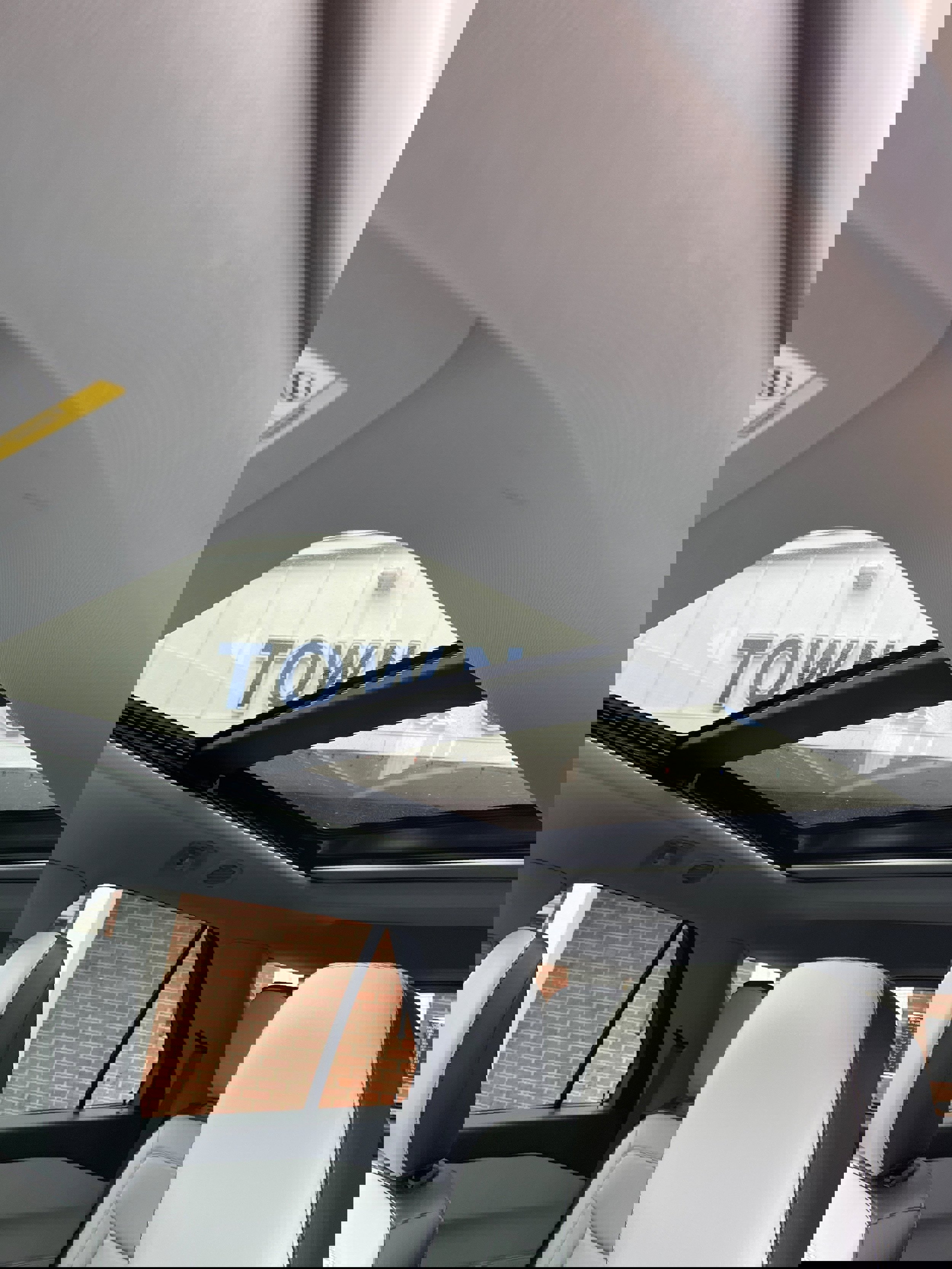 Used 2021 Ford Explorer XLT w/ Equipment Group 202A image 9