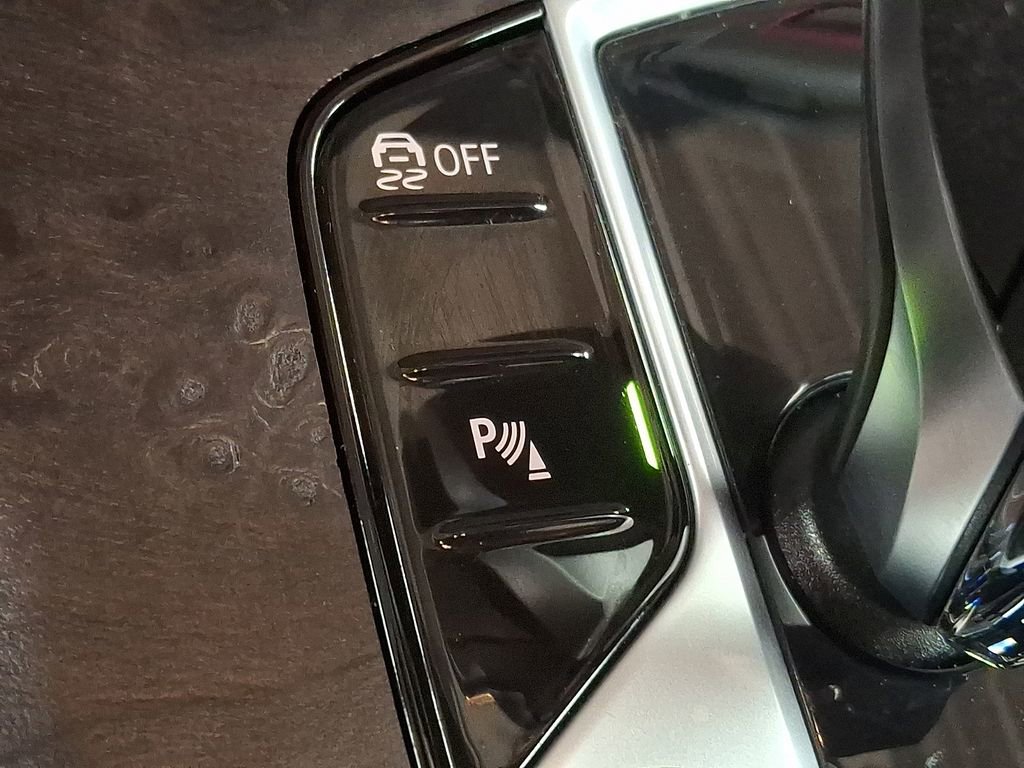 Certified 2022 BMW X5 xDrive40i w/ M Sport Package image 21