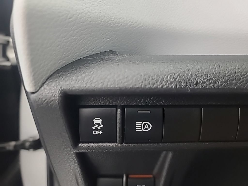 Used 2025 Toyota Sienna XLE FWD image 31