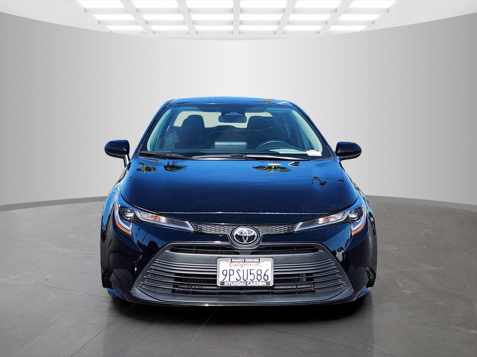 Used 2024 Toyota Corolla LE FWD image 2