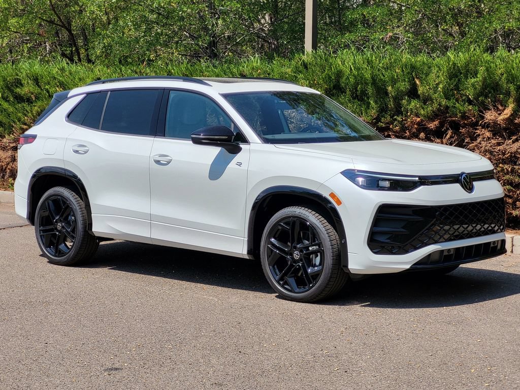 New 2026 Volkswagen Tiguan SE R-Line AWD/4WD image 3