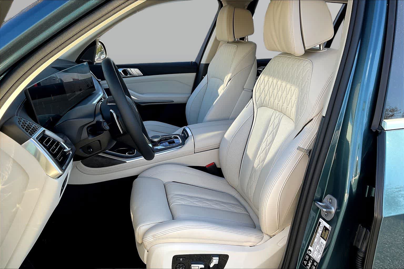 Used 2026 BMW X7 xDrive40i AWD/4WD image 7