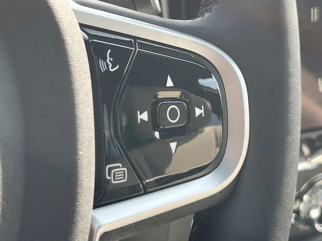 New 2026 Volvo XC60 B5 Plus w/ Protection Package Premier image 30