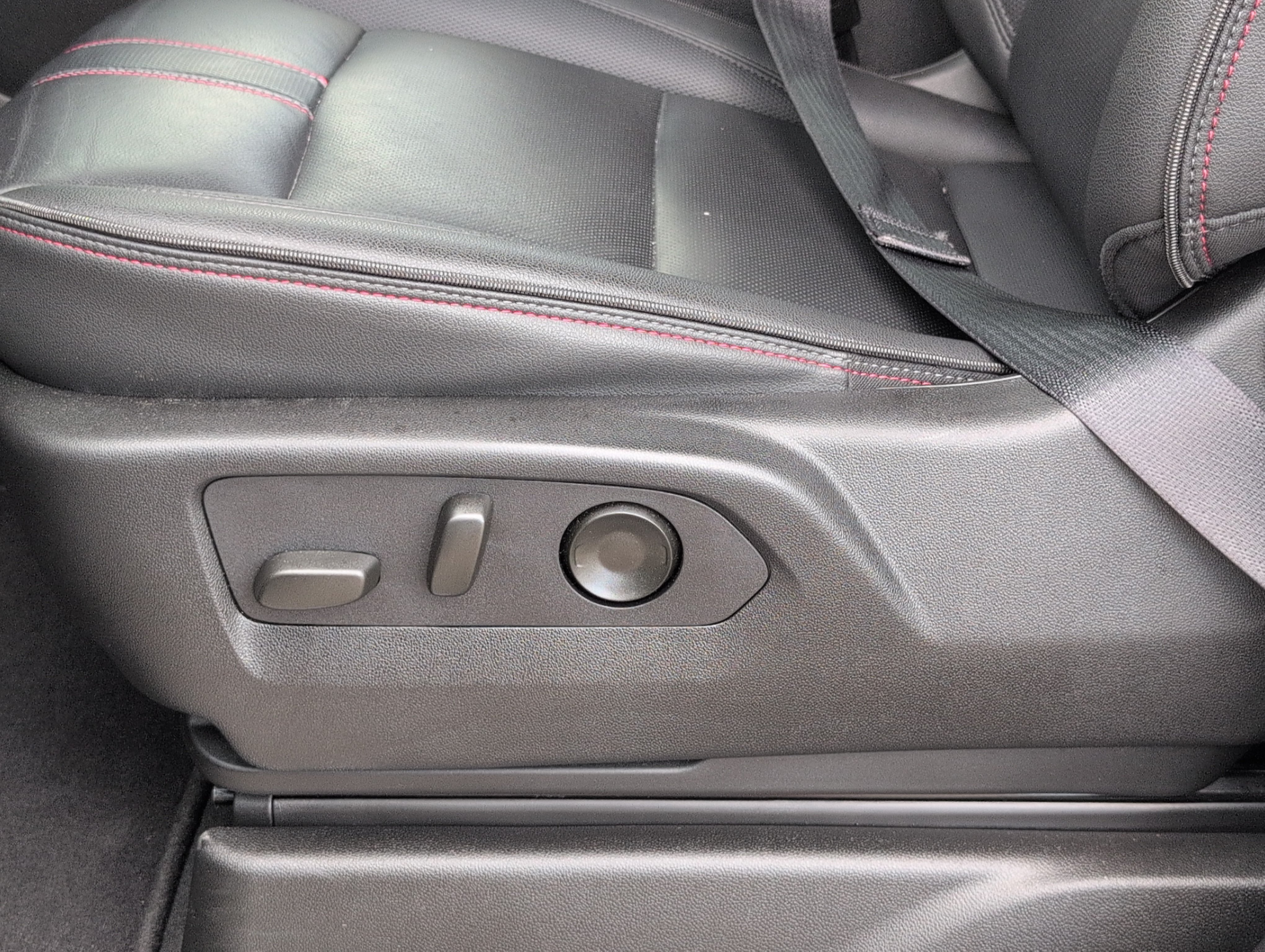 Used 2024 Chevrolet Tahoe RST RWD image 14