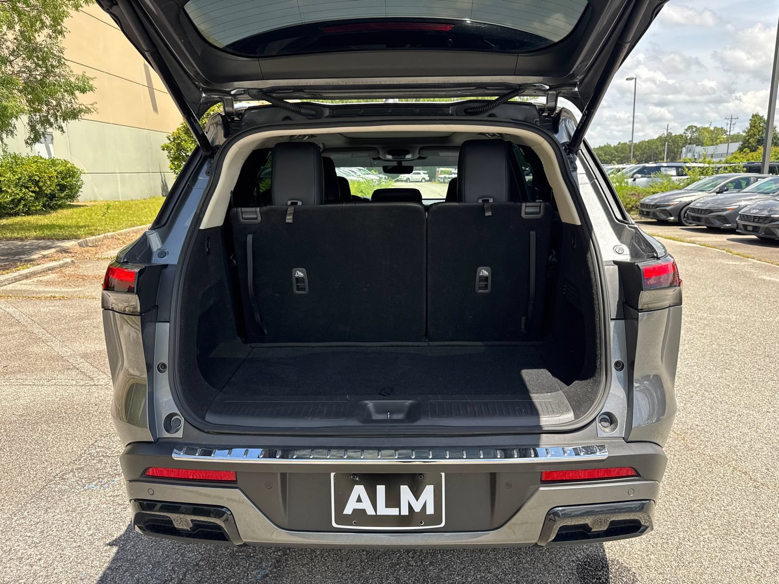 Used 2024 INFINITI QX60 Luxe w/ Cargo Package FWD image 18