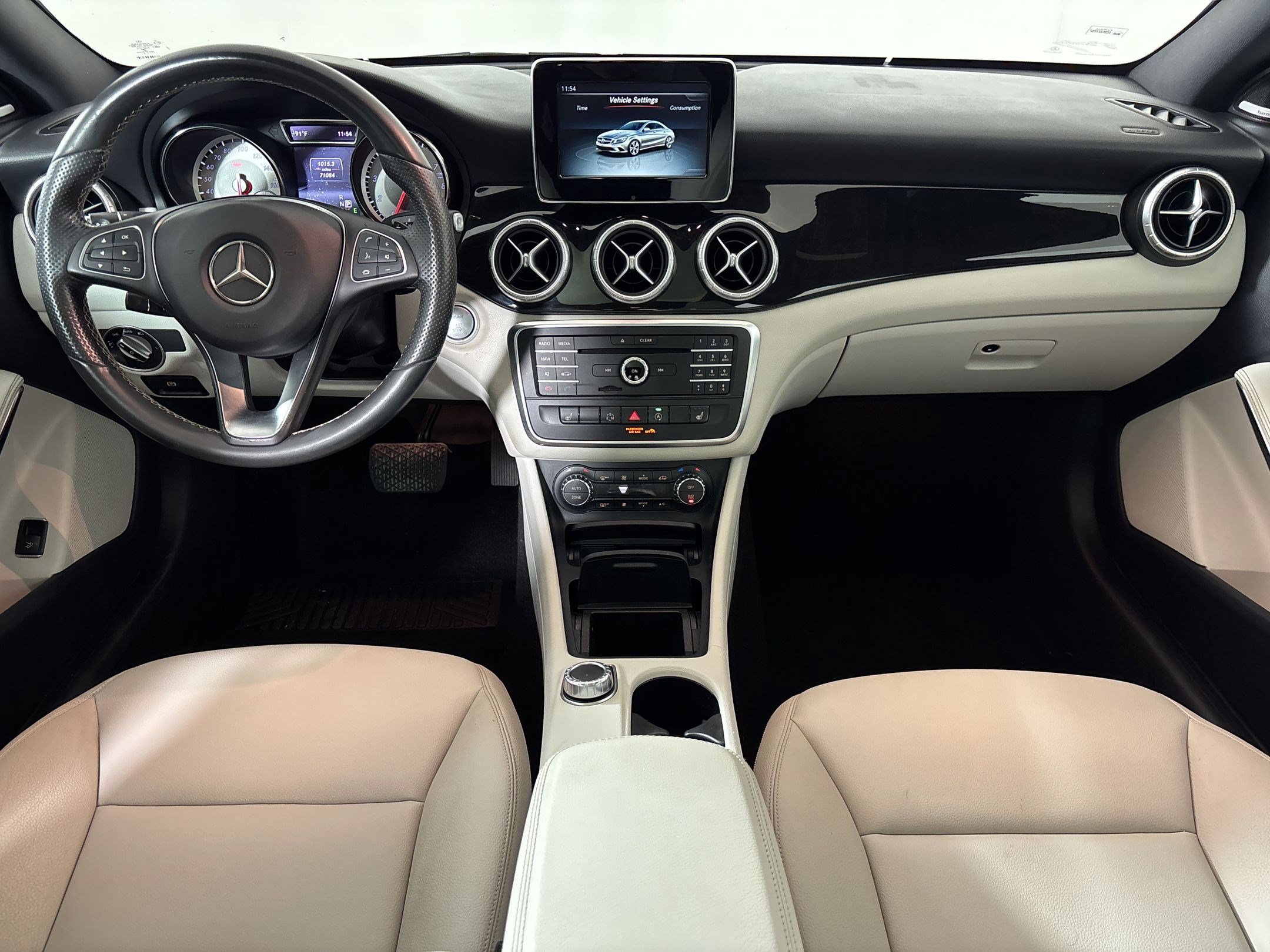 Used 2015 Mercedes-Benz CLA 250 image 27