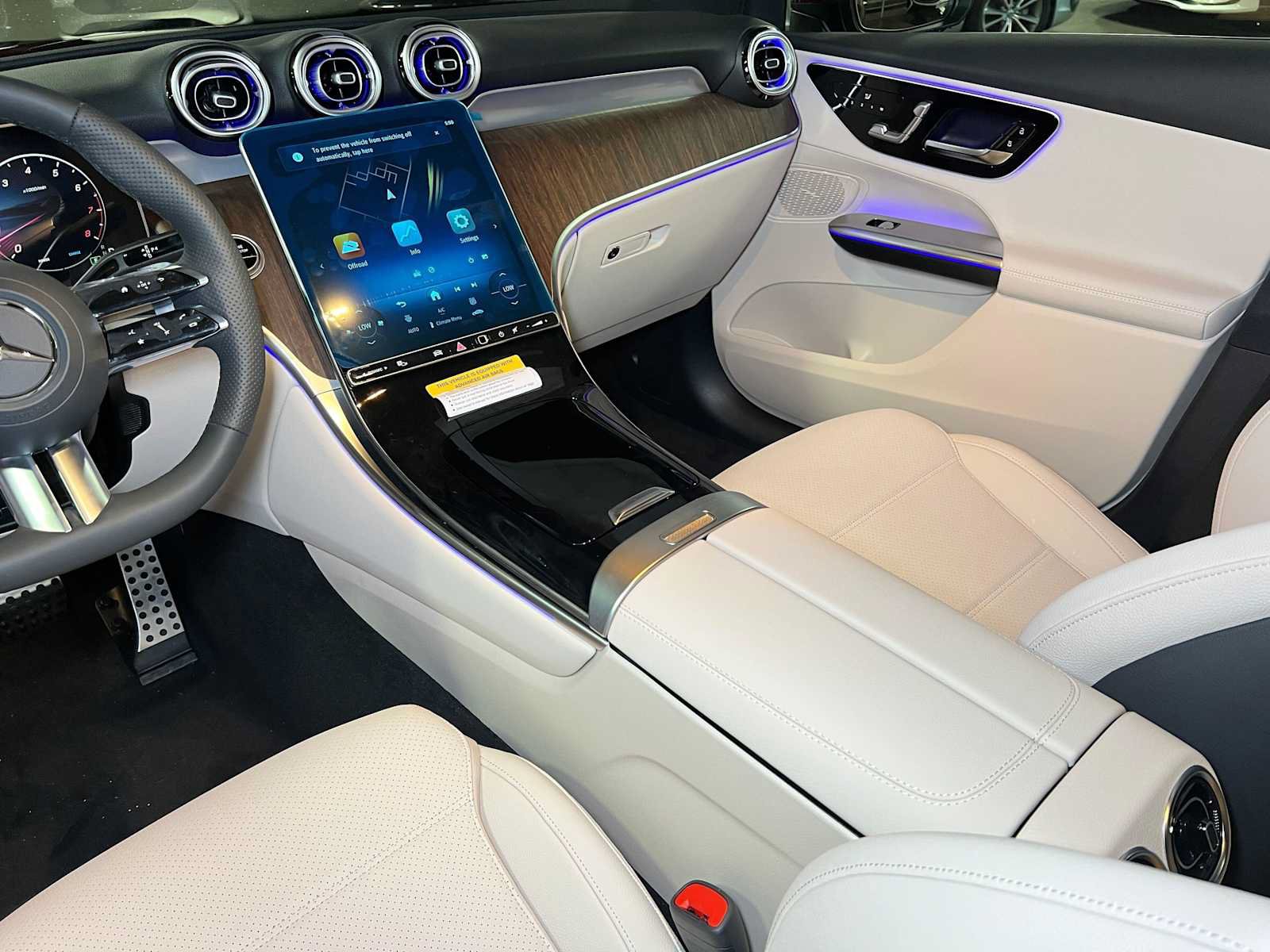 New 2027 Mercedes-Benz GLC 300 4MATIC image 44