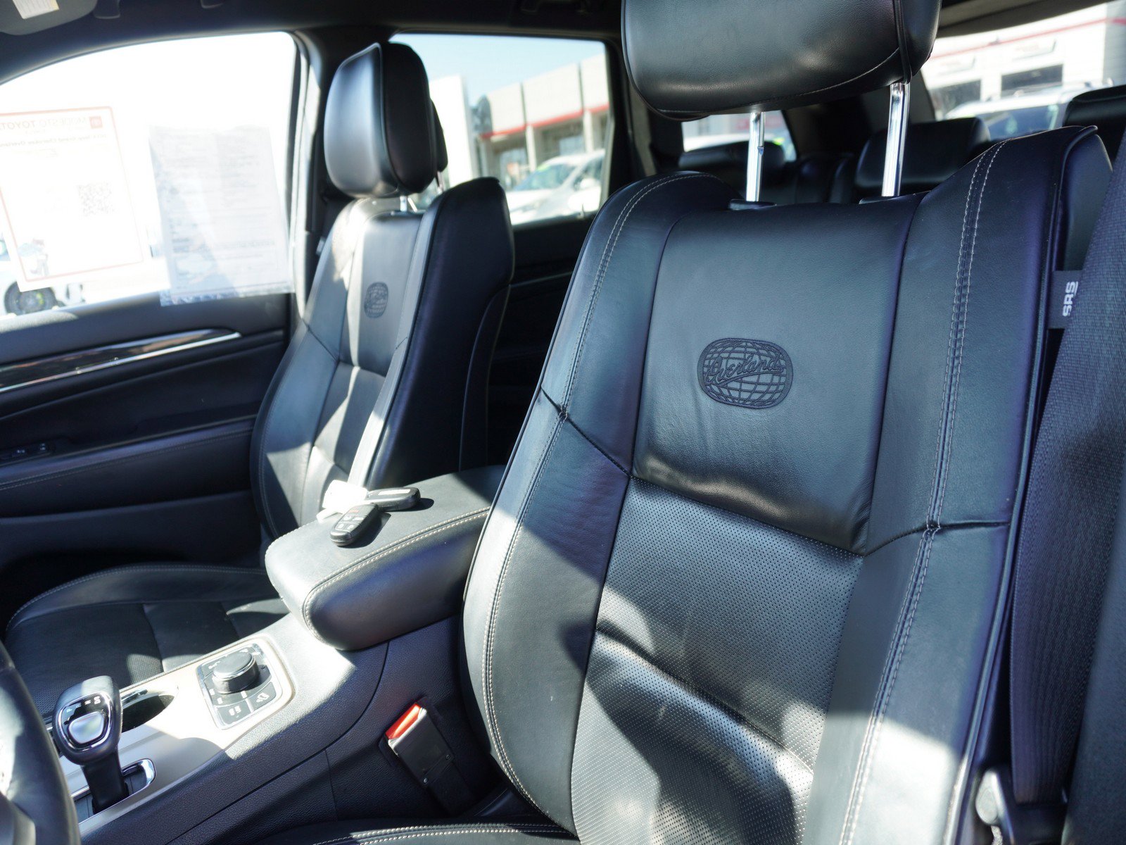 Used 2015 Jeep Grand Cherokee Overland image 24