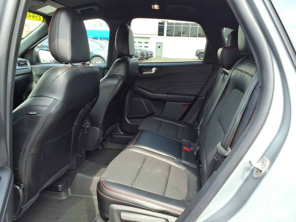 Used 2024 Ford Escape ST-Line w/ Tech Pack #1 AWD/4WD image 11