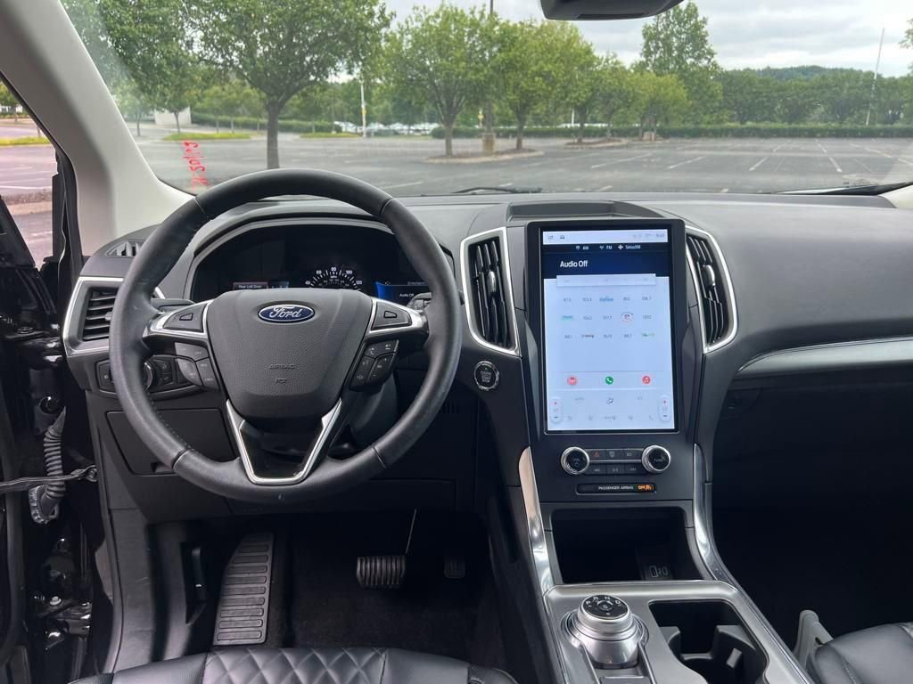 Used 2024 Ford Edge Titanium image 25