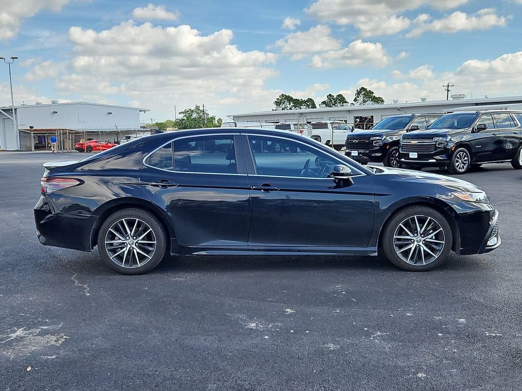 Used 2022 Toyota Camry SE w/ Convenience Package FWD image 7