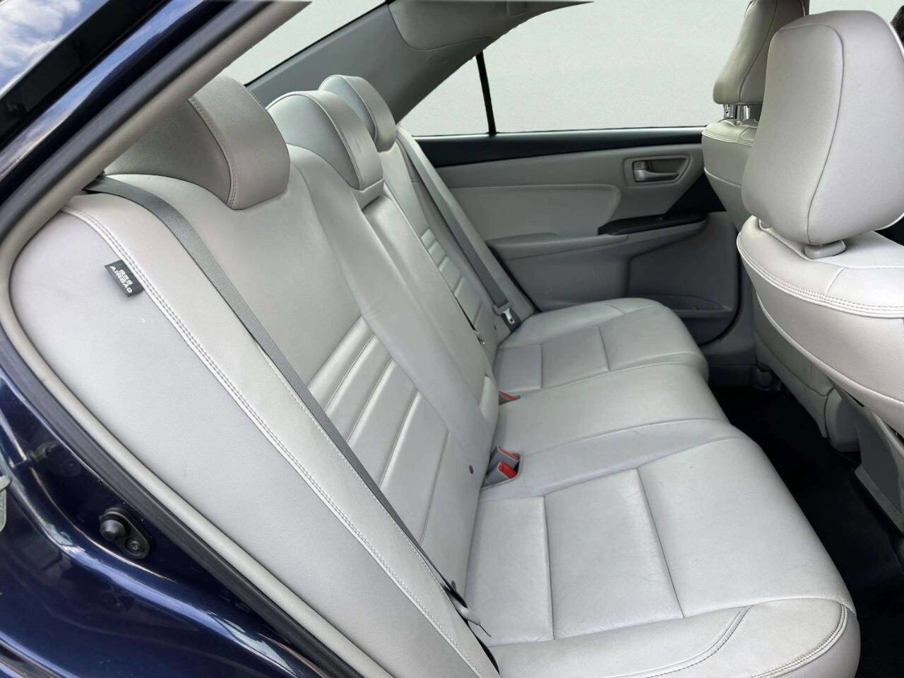 Used 2015 Toyota Camry XLE FWD image 18