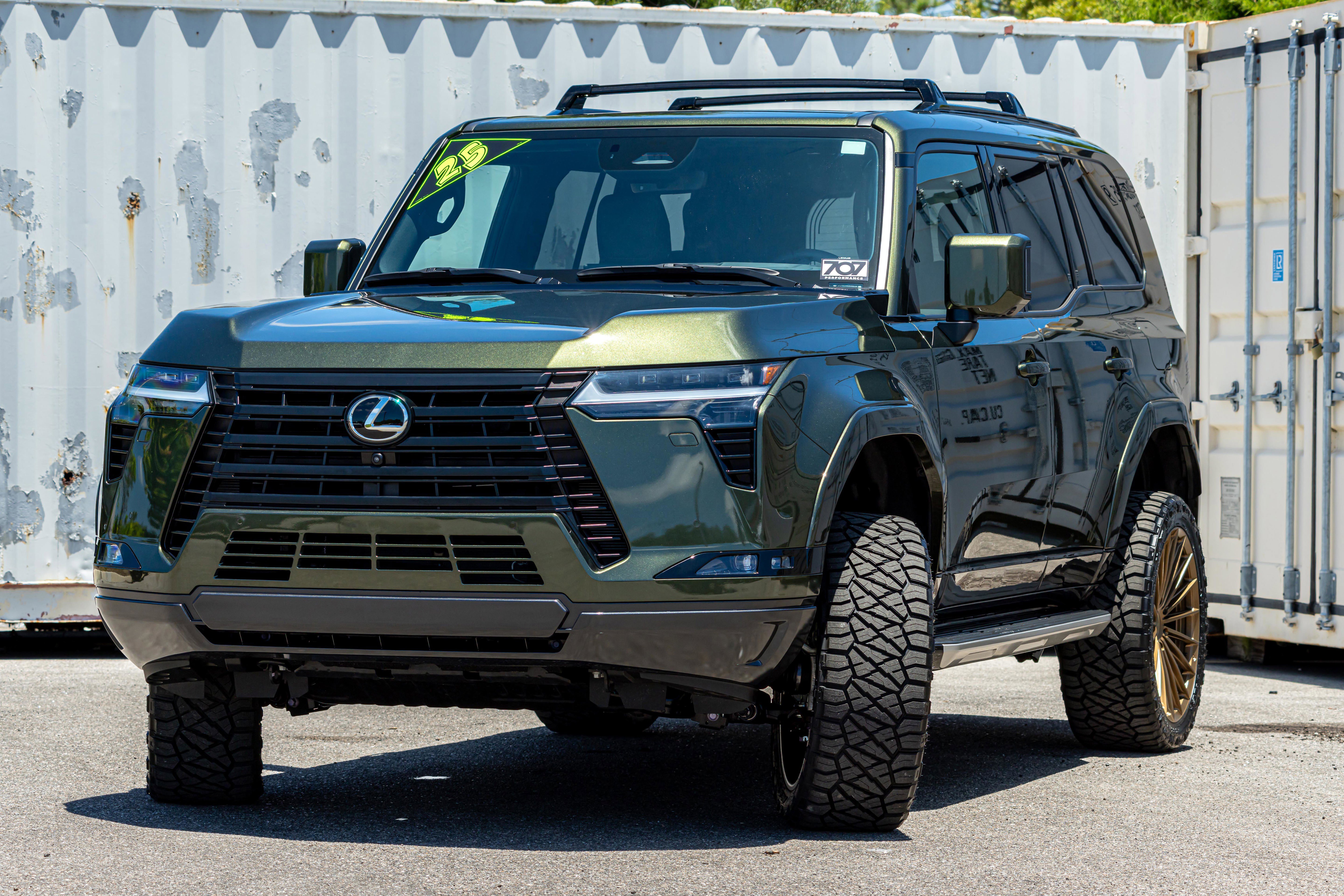 Used 2025 Lexus GX 550 w/ Accessory Package (Z1) AWD/4WD image 17