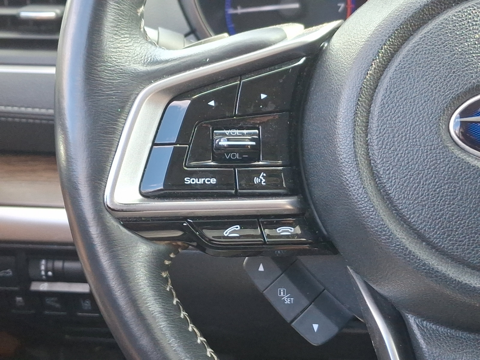 Used 2018 Subaru Outback 3.6R Touring image 22