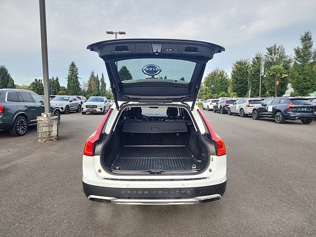 Used 2017 Volvo V90 T6 Cross Country AWD/4WD image 16