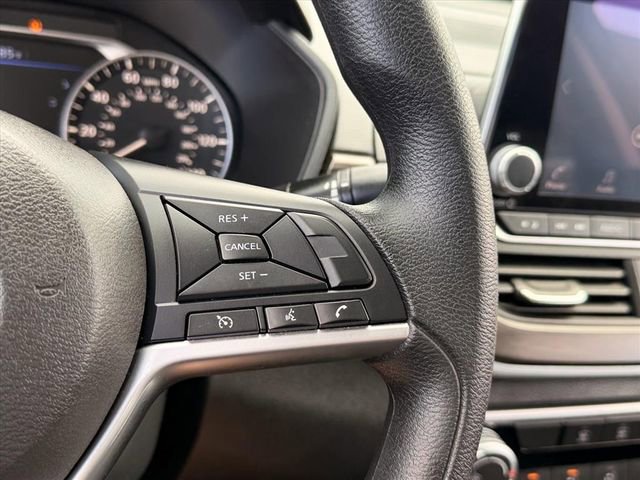Used 2025 Nissan Altima 2.5 SV FWD image 20