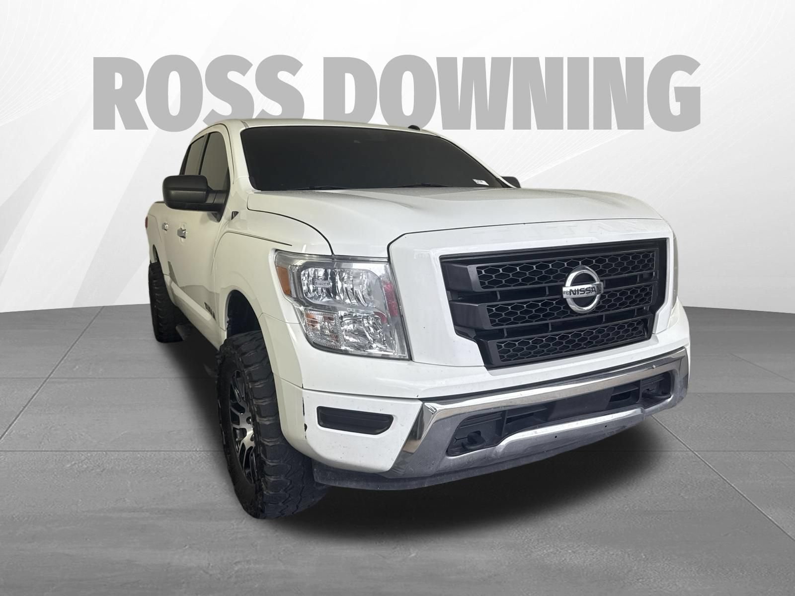 Used 2021 Nissan Titan SV w/ Off Road Protection Package AWD/4WD image 3