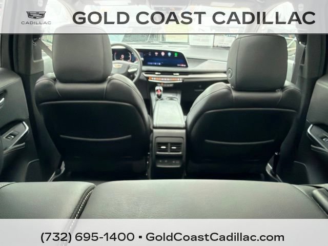 Used 2024 Cadillac XT4 Luxury w/ Cold Weather Package AWD/4WD image 12
