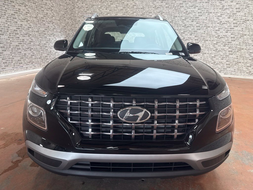 New 2026 Hyundai Venue SEL FWD image 2