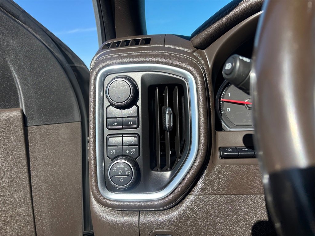 Used 2020 Chevrolet Silverado 3500 LTZ w/ LTZ Premium Package image 21