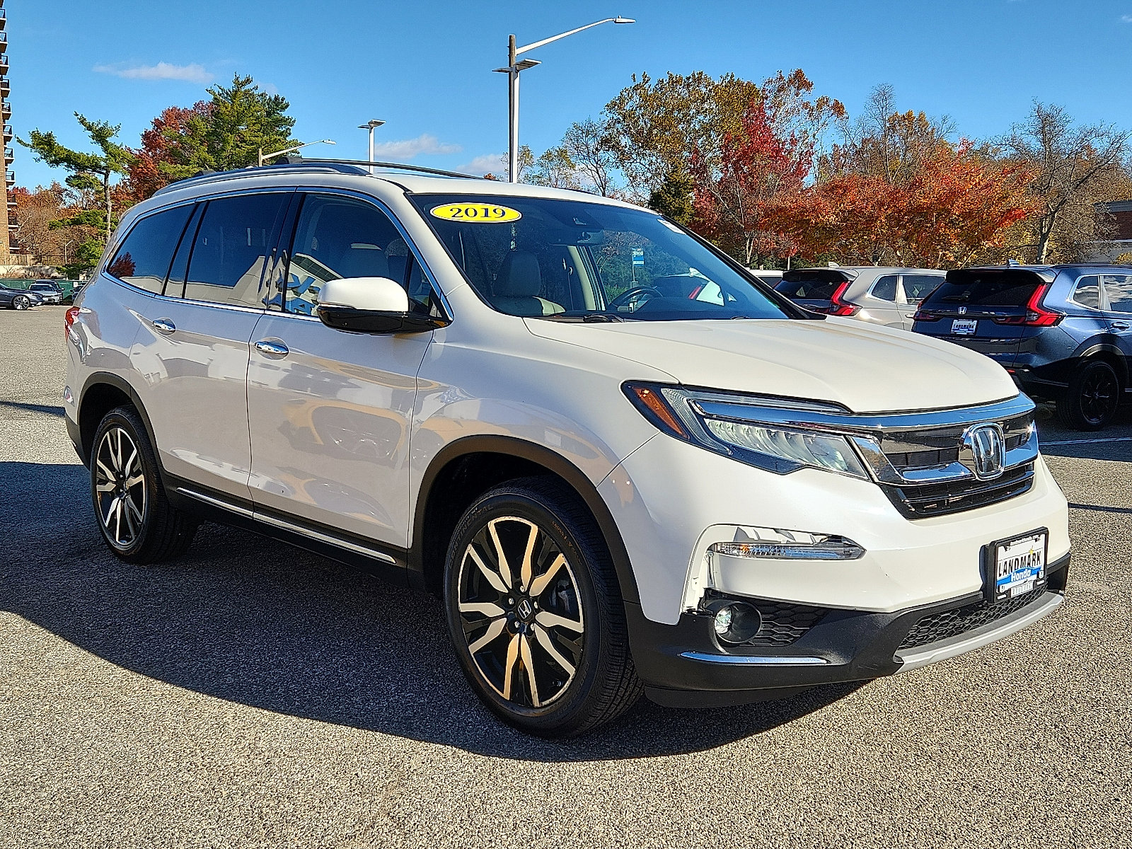Used 2019 Honda Pilot Touring image 3