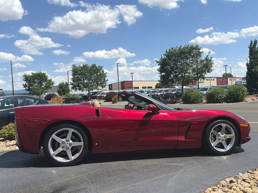 Used 2006 Chevrolet Corvette Convertible w/ Preferred Equipment Group RWD image 32