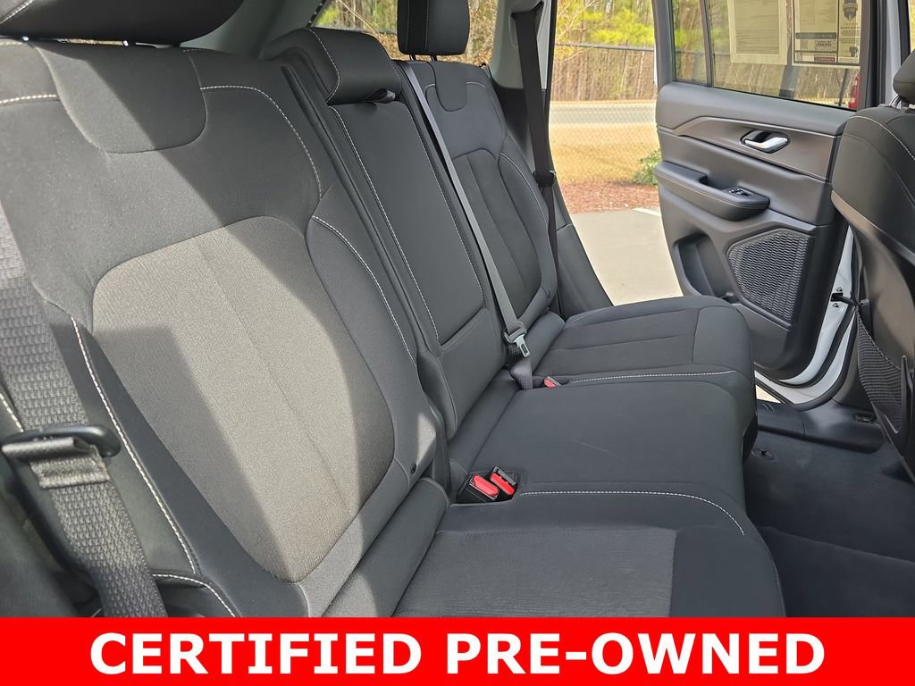 Used 2023 Jeep Grand Cherokee Laredo image 11