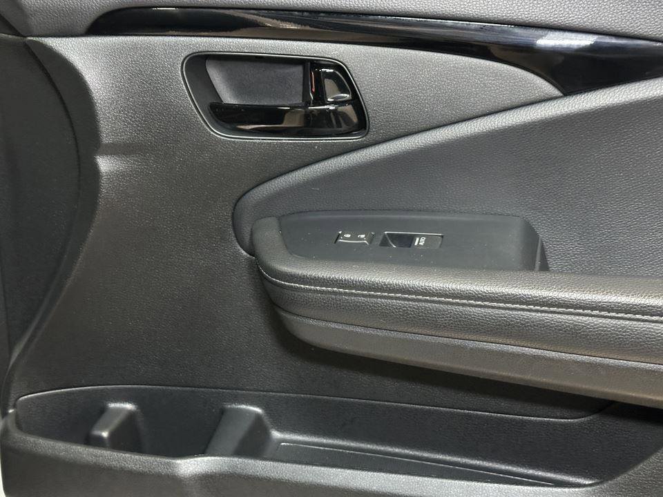 Used 2023 Honda Passport Elite image 38