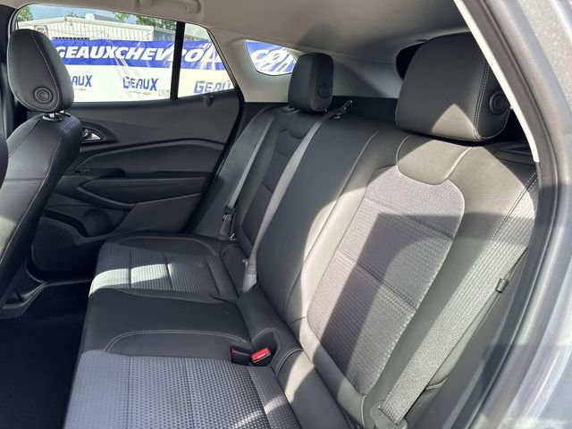 Used 2025 Chevrolet Trax LT w/ LT Convenience Package FWD image 34