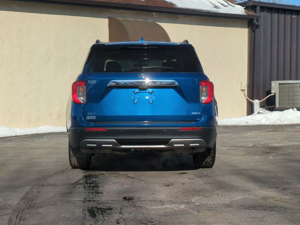 Used 2020 Ford Explorer XLT w/ Equipment Group 202A image 6