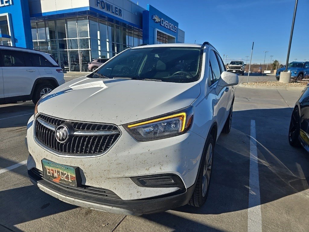 Used 2020 Buick Encore Preferred image 1