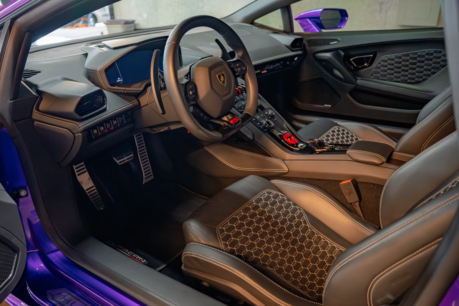 Used 2018 Lamborghini Huracan LP 580-2 RWD image 9