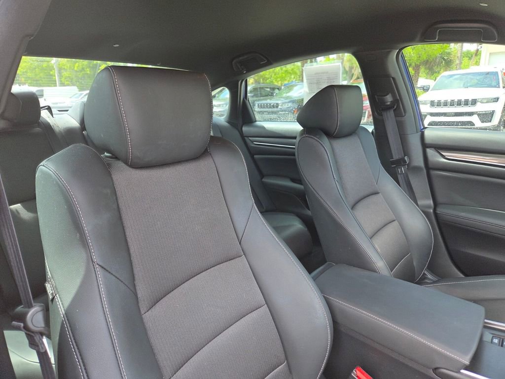 Used 2022 Honda Accord Sport image 11