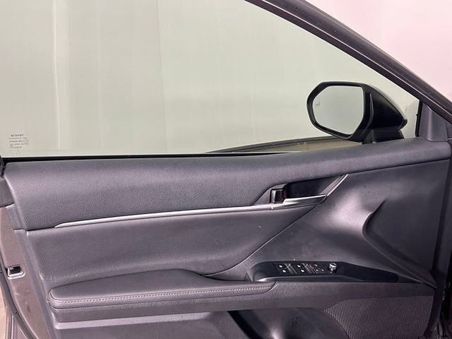 Used 2020 Toyota Camry XLE FWD image 17