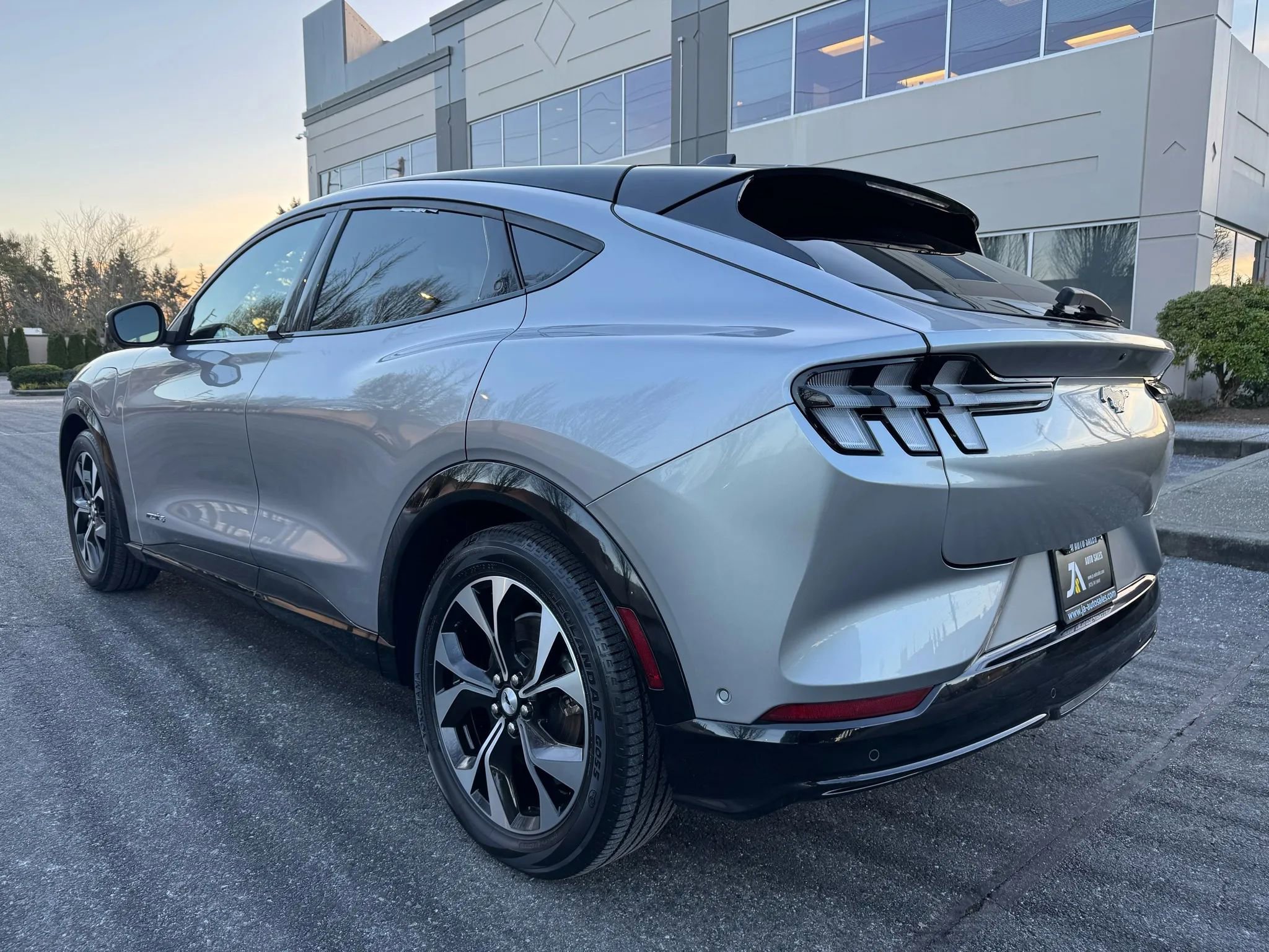 Used 2021 Ford Mustang Mach-E Premium image 8