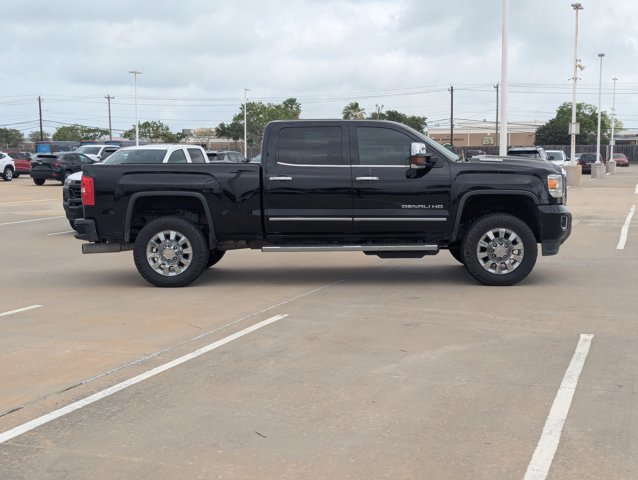 Used 2018 GMC Sierra 2500 Denali w/ Duramax Plus Package image 4