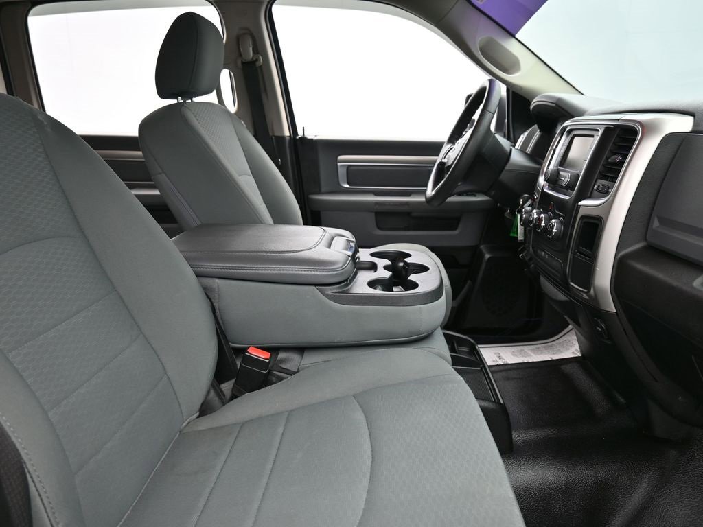 Used 2019 RAM 1500 Classic SLT image 17