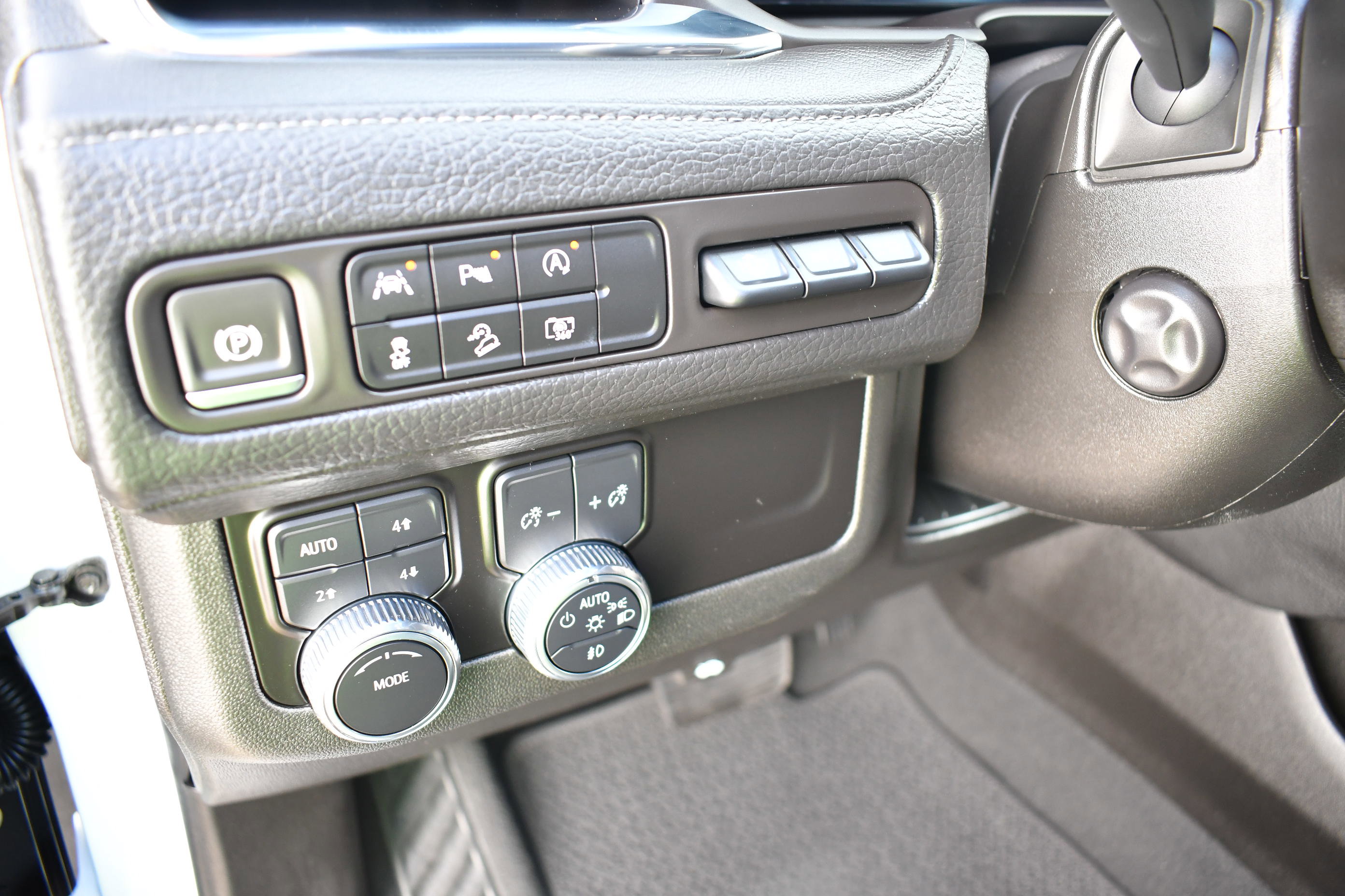 Used 2023 GMC Yukon Denali image 14