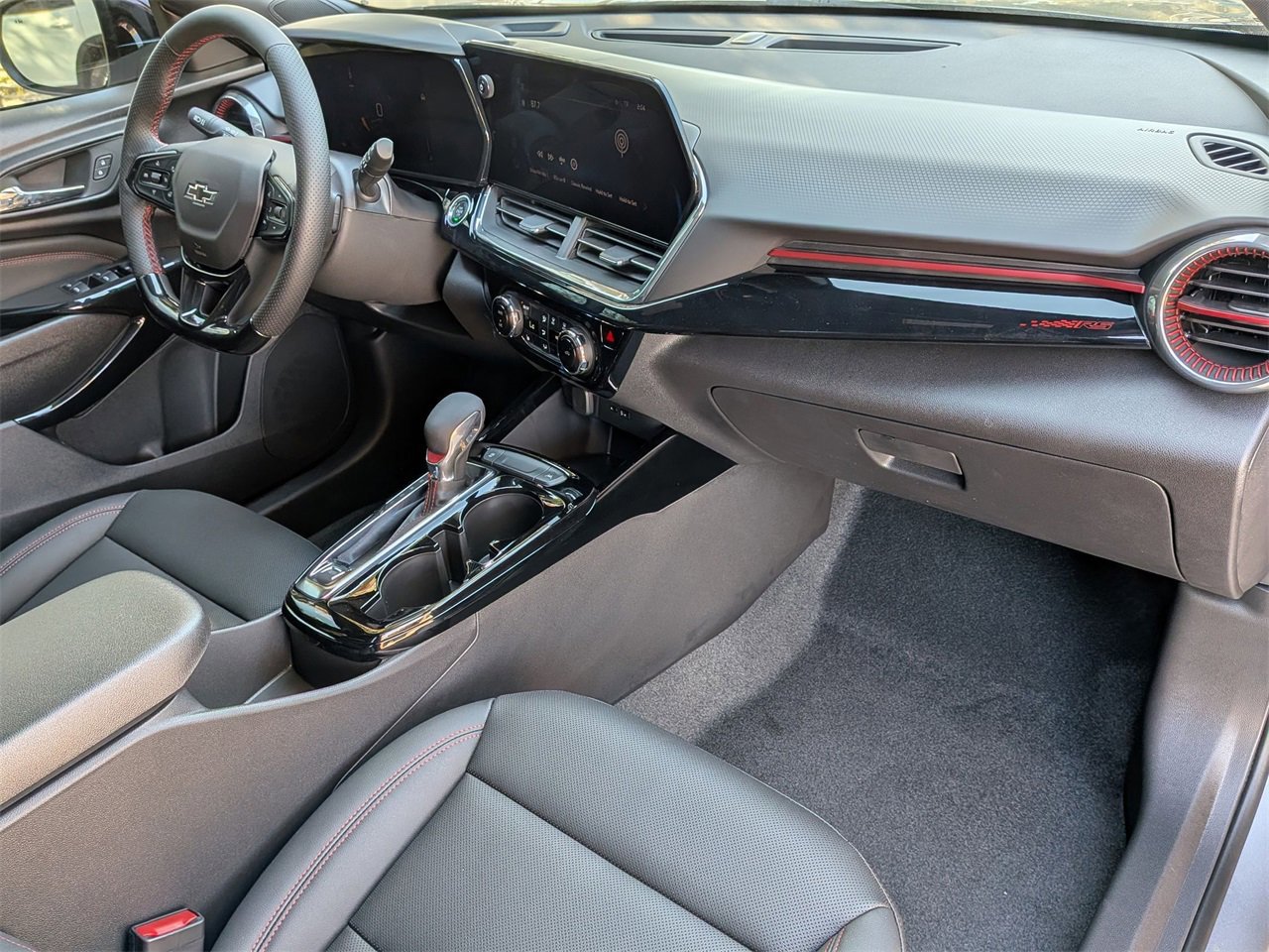 New 2026 Chevrolet Trax RS w/ Driver Confidence Package image 25