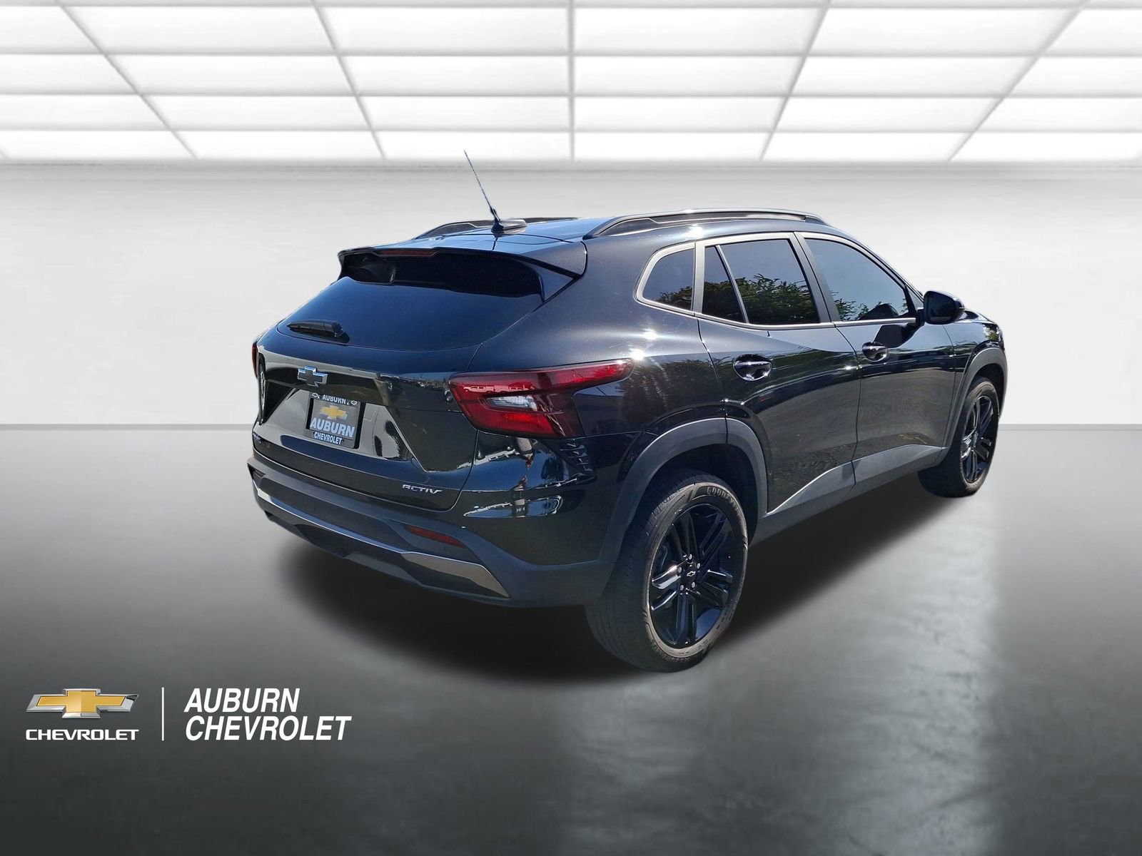 Certified 2025 Chevrolet Trax ACTIV w/ Driver Confidence Package FWD image 3