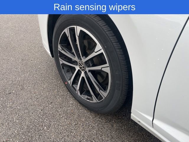 Certified 2025 Volkswagen Jetta Sport image 10