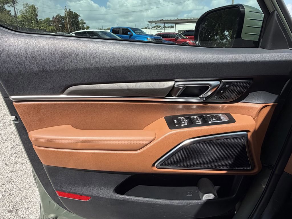 Certified 2025 Kia Telluride SX Prestige X-Line AWD/4WD image 21