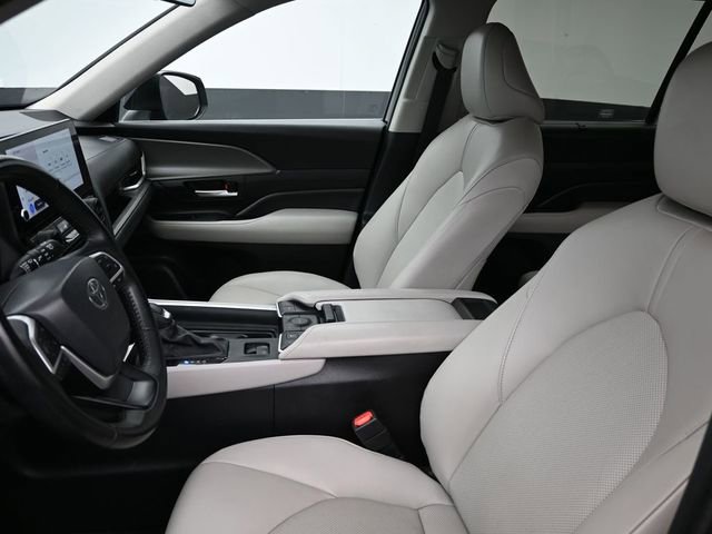 Certified 2024 Toyota Grand Highlander XLE image 30