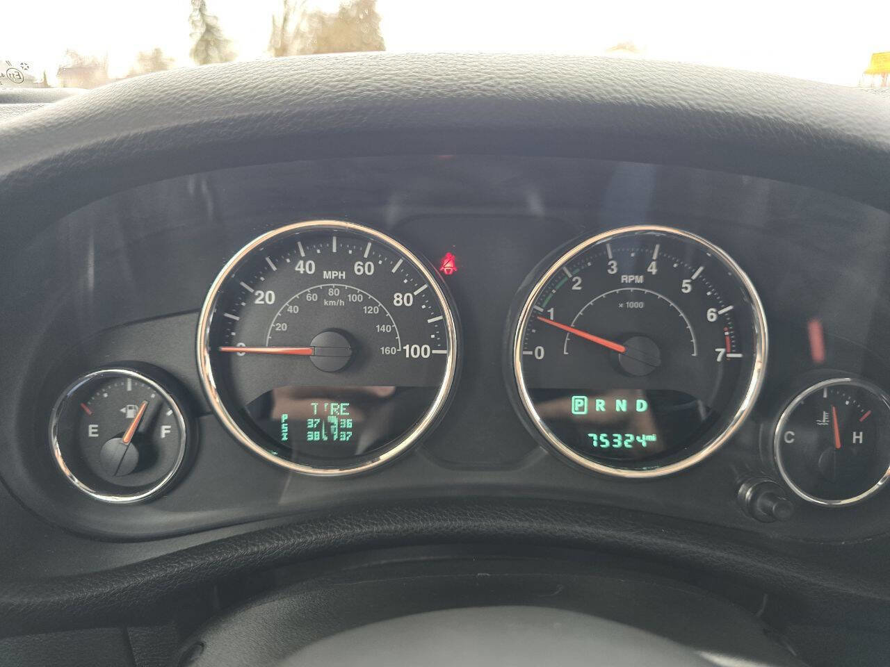 Used 2017 Jeep Wrangler Unlimited Sahara w/ Connectivity Group image 38