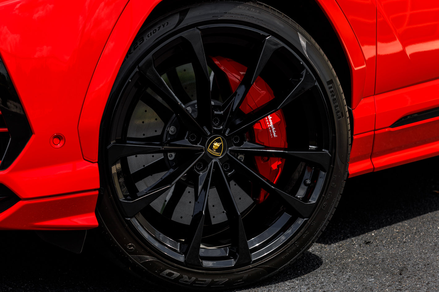 Used 2022 Lamborghini Urus AWD/4WD image 3