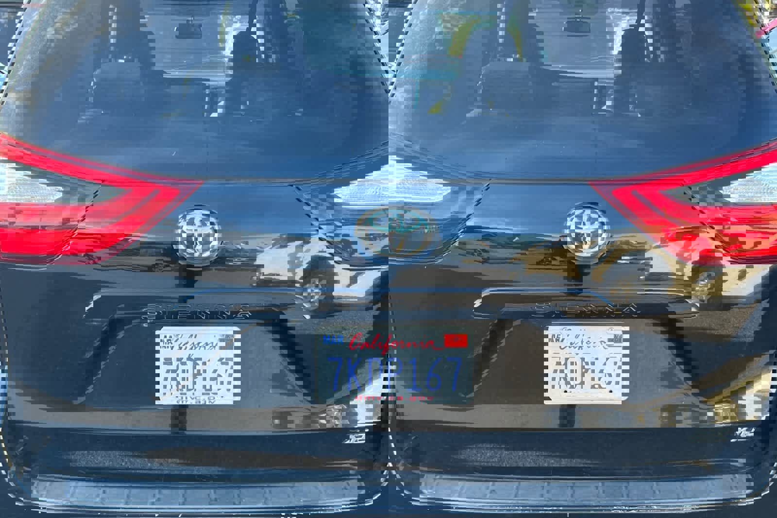 Used 2015 Toyota Sienna XLE image 19