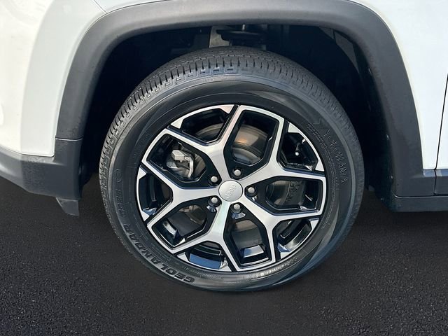 Used 2024 Jeep Compass Latitude image 29