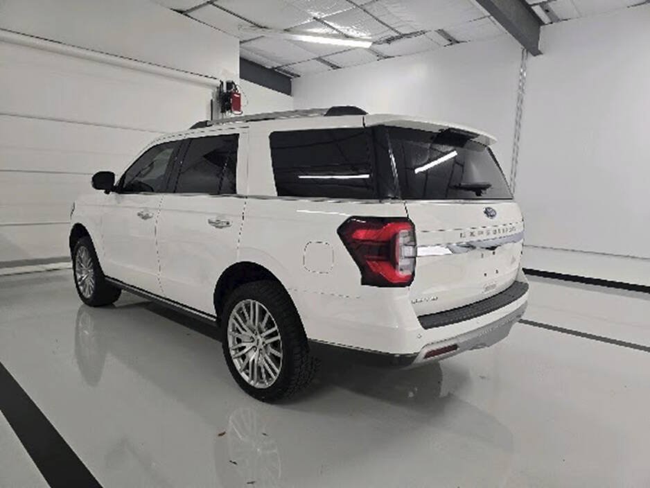Used 2024 Ford Expedition Limited AWD/4WD image 7