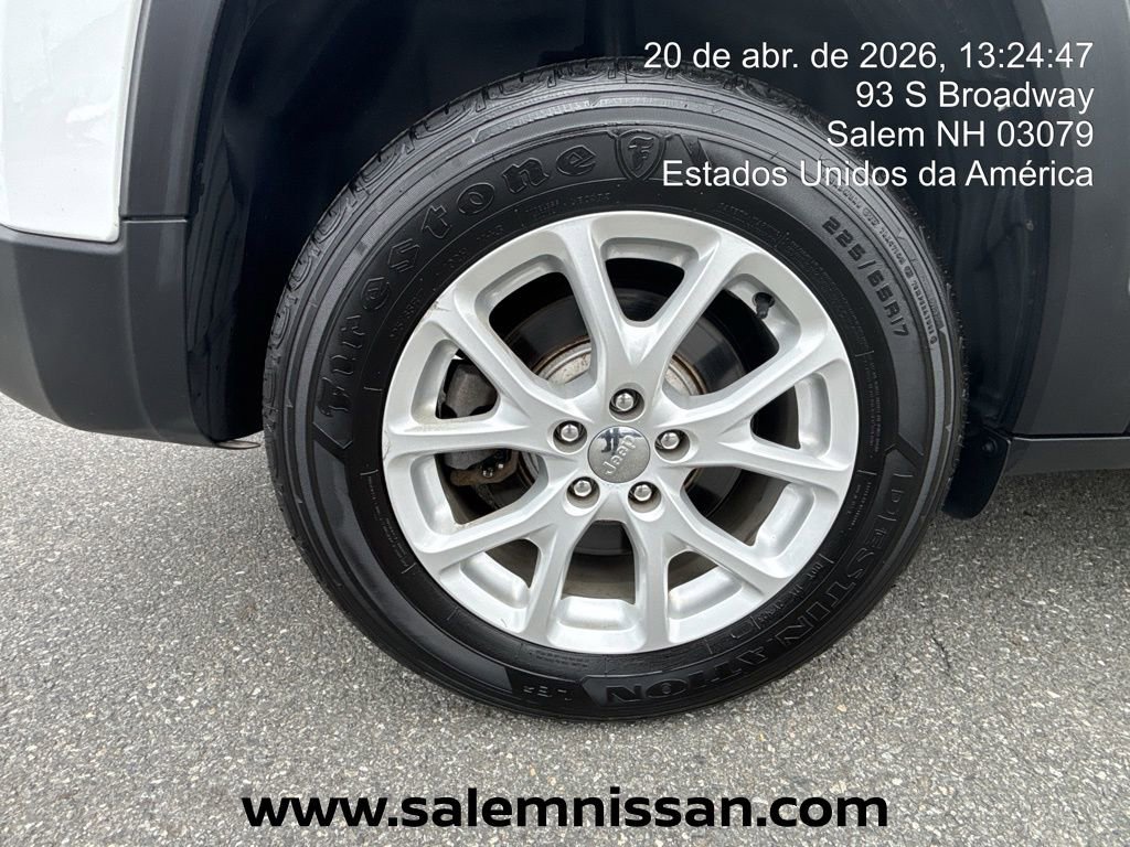 Used 2017 Jeep Cherokee Latitude w/ Cold Weather Group image 21