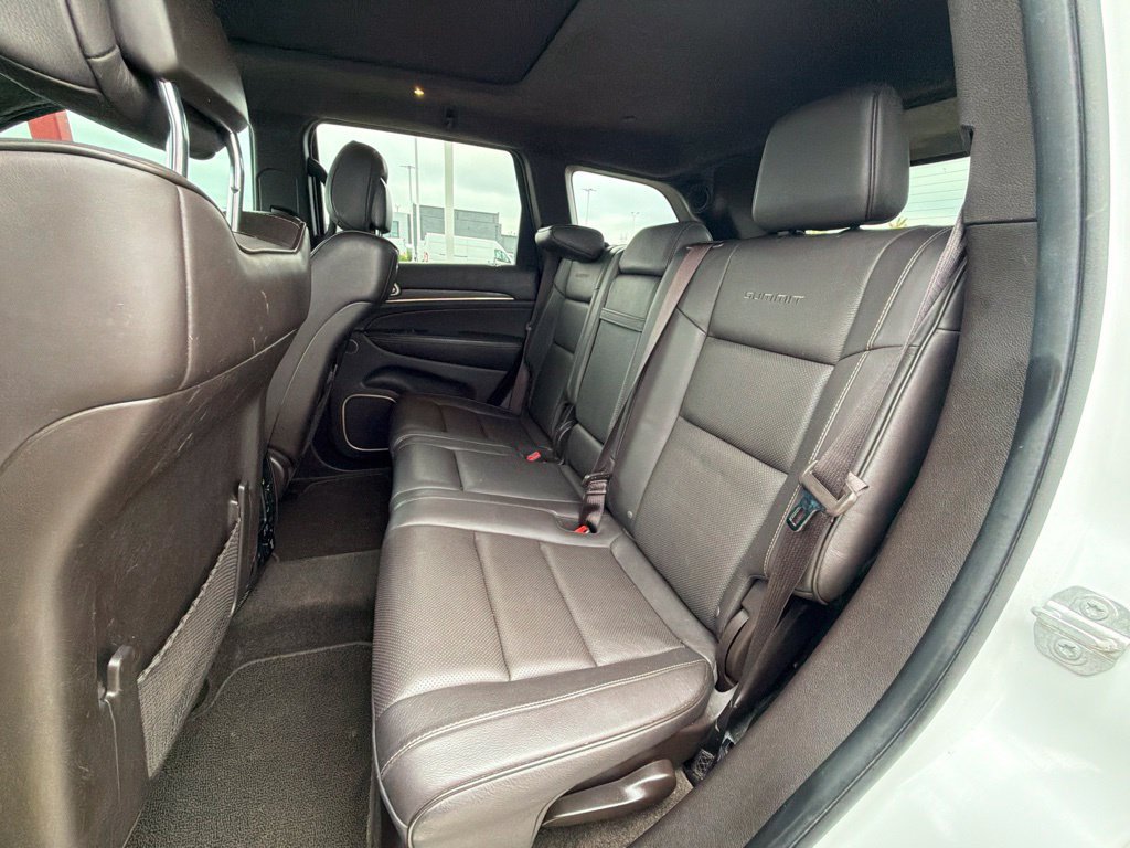 Used 2016 Jeep Grand Cherokee Summit AWD/4WD image 16